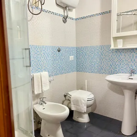 In A Historic Building Apartament Rzym