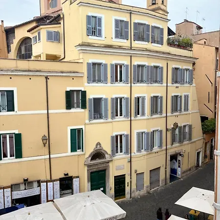 In A Historic Building Apartment Rom